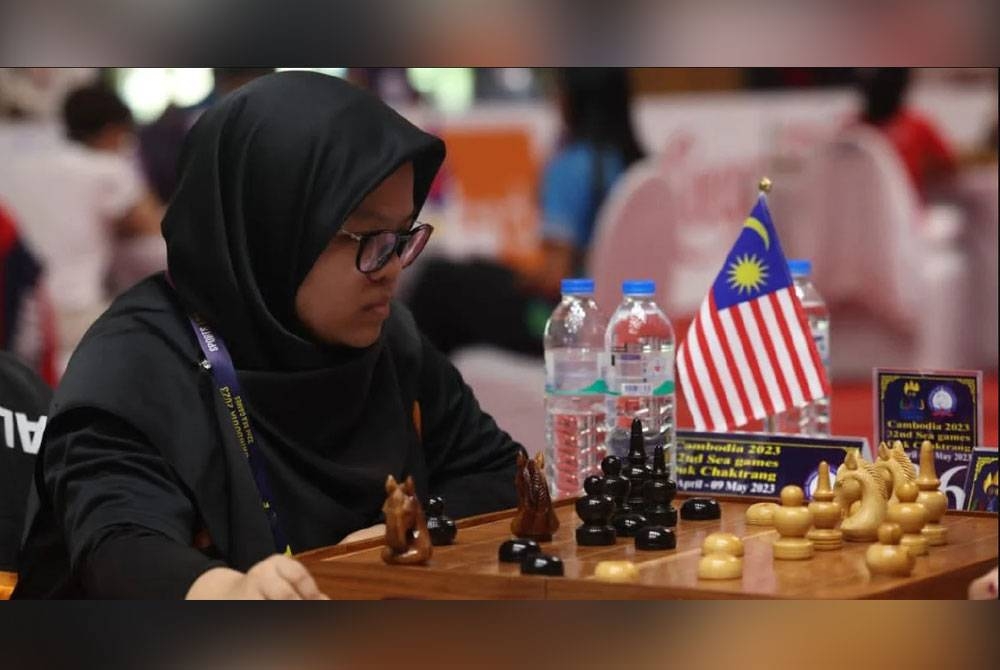 Nur Faiqah mencabar diri dalam acara baharu pada Sukan SEA Kemboja 2023. - Foto: Bernama