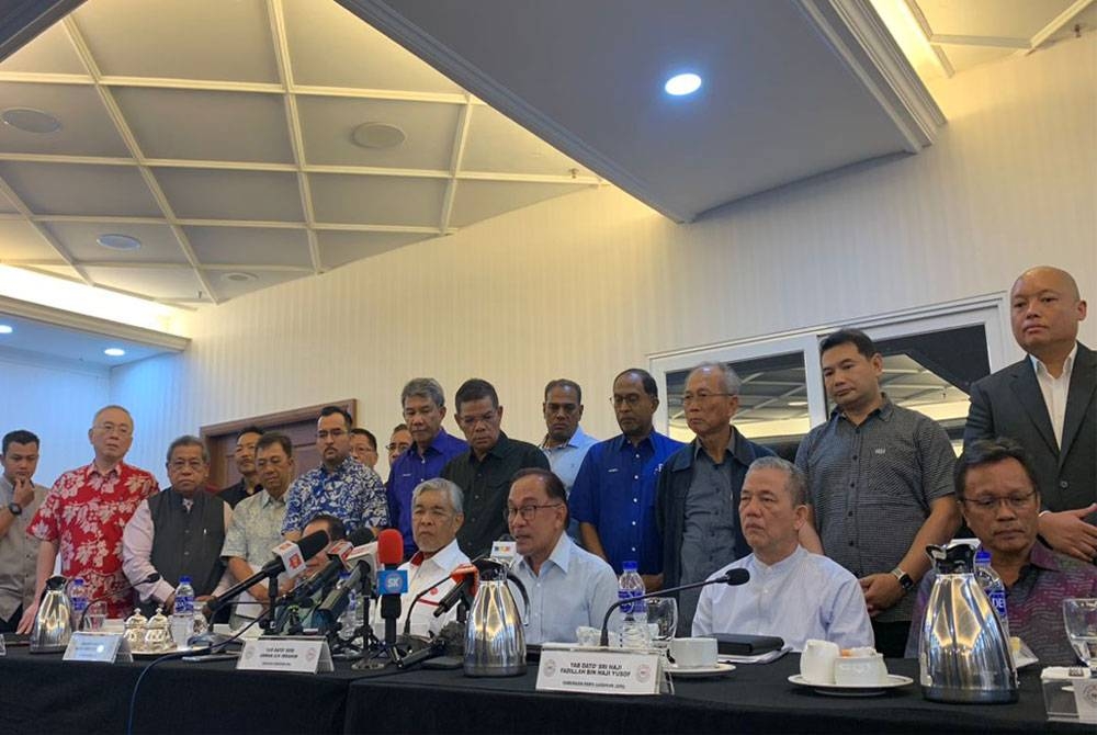 Anwar ketika sidang media selepas Mesyuarat Majlis Perundingan Pimpinan Kerajaan Perpaduan Malaysia pada Ahad.