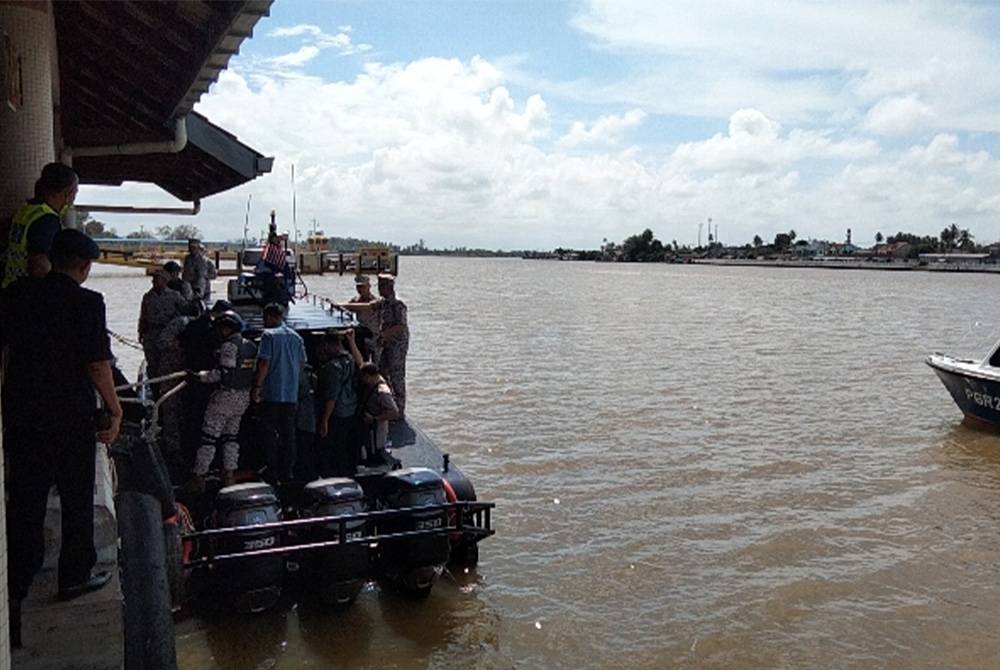 Pasukan keselamatan sentiasa memantau keadaan di Sungai Golok bagi mengelakkan jenayah termasuk penyeludupan.