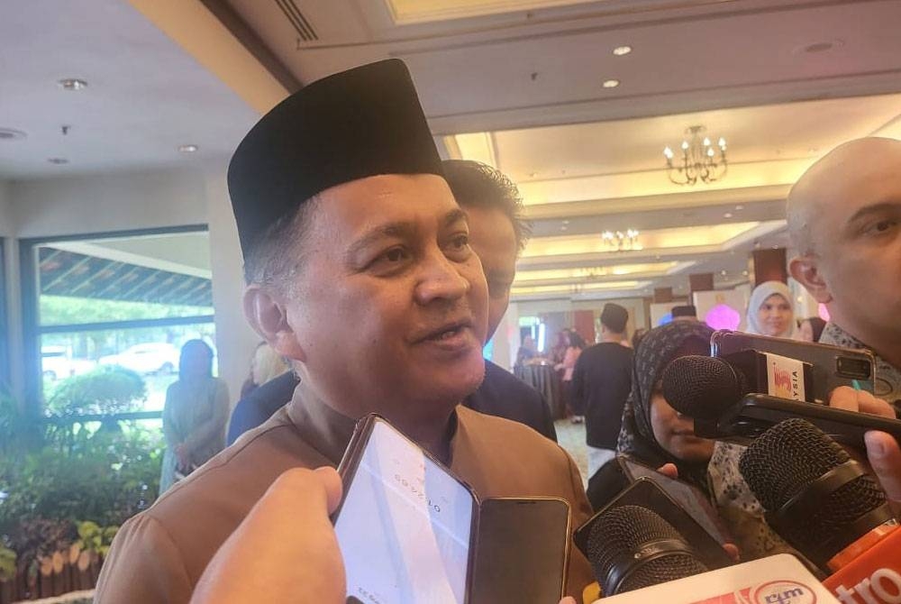 Mohd Arifin ketika ditemui pemberita selepas menghadiri Majlis Rumah Terbuka Petronas di Kota Kinabalu.