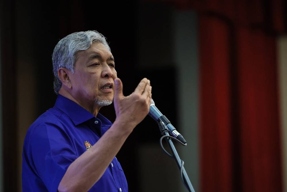 Ahmad Zahid berucap pada Majlis Menandatangani Memorandum Perjanjian (MoA) Antara Kolej Ketengah Sdn Bhd dengan Eastern Steel Sdn Bhd dan Seri Pasific Hotel Kuala Lumpur di sebuah hotel. - Foto Bernama