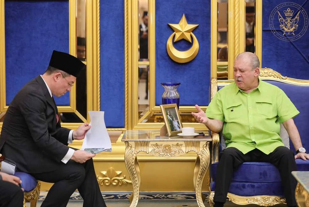 Sultan Ibrahim menerima menghadap Kor Ming di Istana Bukit Serene pada Isnin. - Foto Facebook Sultan Ibrahim Sultan Iskandar.