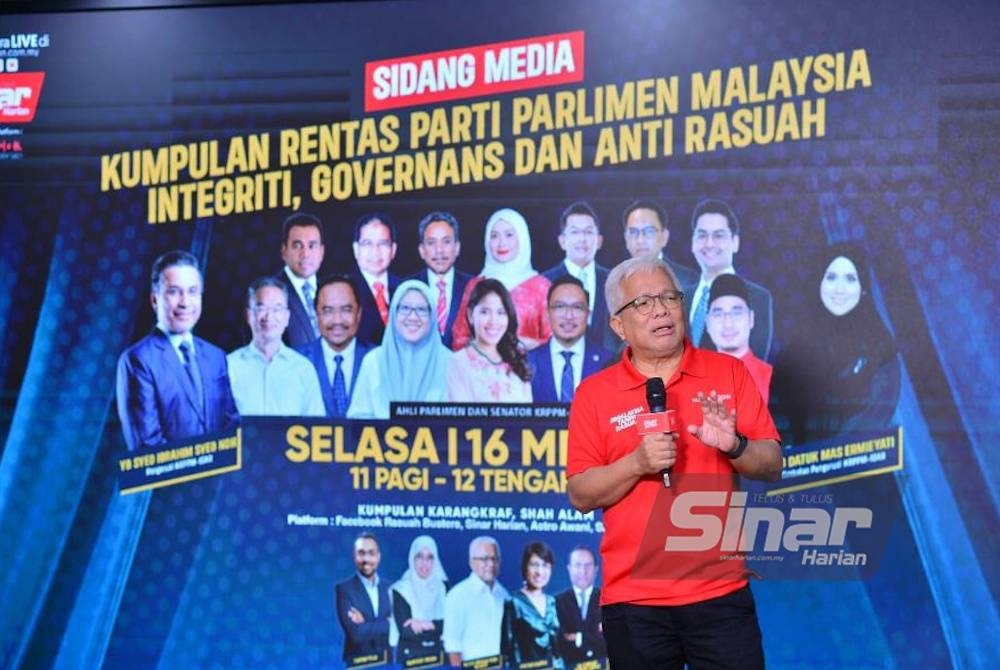 Ketua Pasukan Rasuah Busters, Datuk Hussamuddin Yaacub ketika sidang Media bersama Kumpulan Rentas Parti Parlimen Malaysia (KRPPM) Integriti, Governans dan Anti Rasuah (IGAR) yang berlangsung di Auditorium Karangkraf pada Selasa. - Foto Sinar Harian / ASRIL ASWANDI SHUKOR