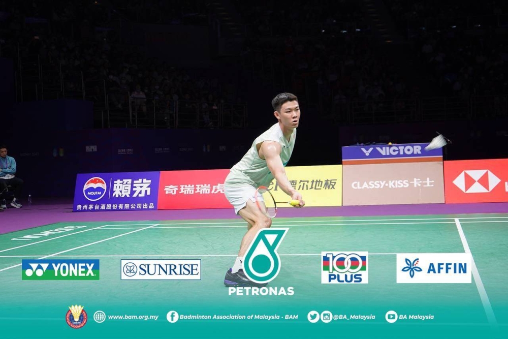 Zii Jia tidak berdepan masalah untuk menewaskan Tien Chen 21-14, 23-21. - Foto FB FAM 