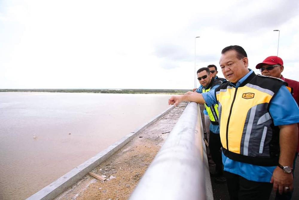 Alexander yakin kemudahan Jambatan Bagan Datuk memberi manfaat besar kepada 70,000 penduduk sekitar.