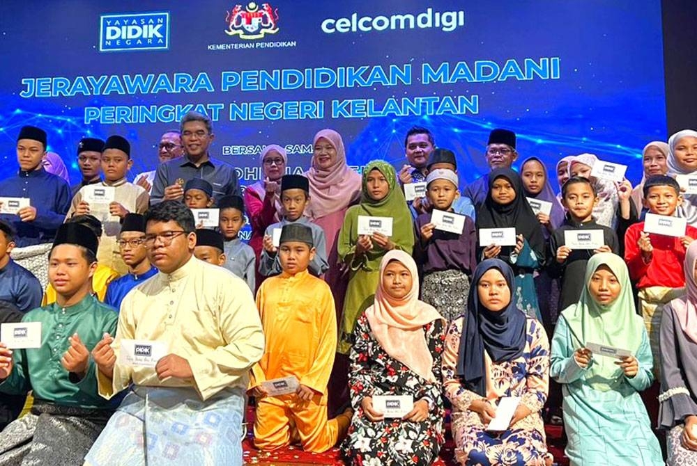 Fadhlina pada Majlis Jerayawara Pendidikan Madani Peringkat Negeri Kelantan di Kota Bharu pada Sabtu.