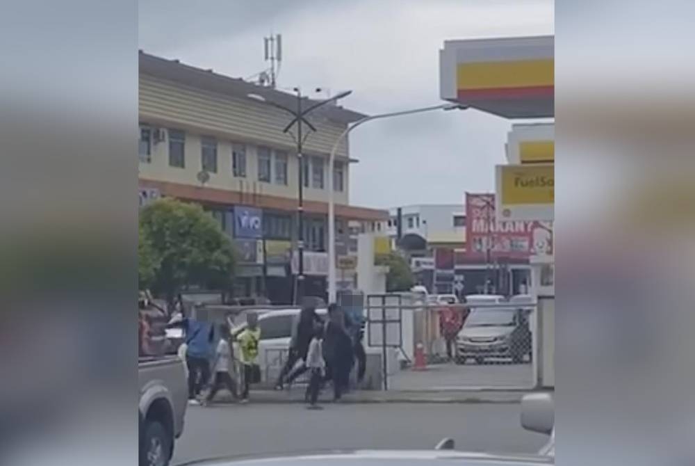 Tular video memaparkan suspek ditangkap orang awam berhampiran sebuah pasar di Tawau.