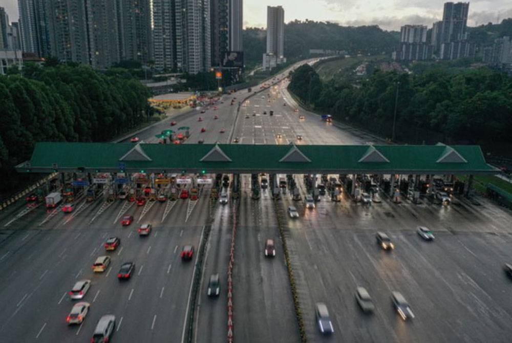 Kerajaan perhalusi kaedah pelaksanaan sistem kutipan tol secara Aliran Bebas Pelbagai Lorong bagi memberi keselesaan kepada pengguna lebuh raya.