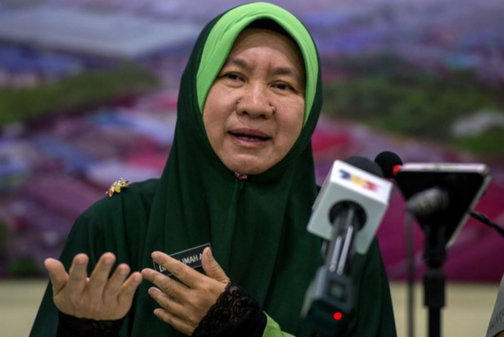 Dr Halimah menjadi wanita pertama diangkat sebagai Naib Yang Dipertua Pas Kawasan Kapar. - Foto Bernama