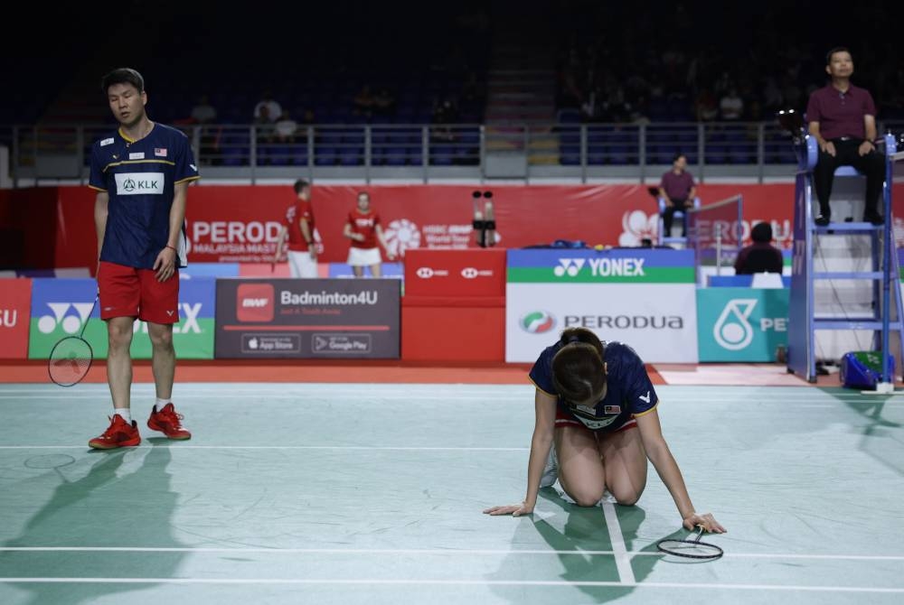 Soon Huat dan Shevon tewas kepada Praveen Jordan dan Melati Daeva Oktavianti dari Indonesia pada pusingan pertama kejohanan Perodua Malaysia Master 2023 di Axiata Arena Bukit Jalil pada Rabu. - Foto Bernama