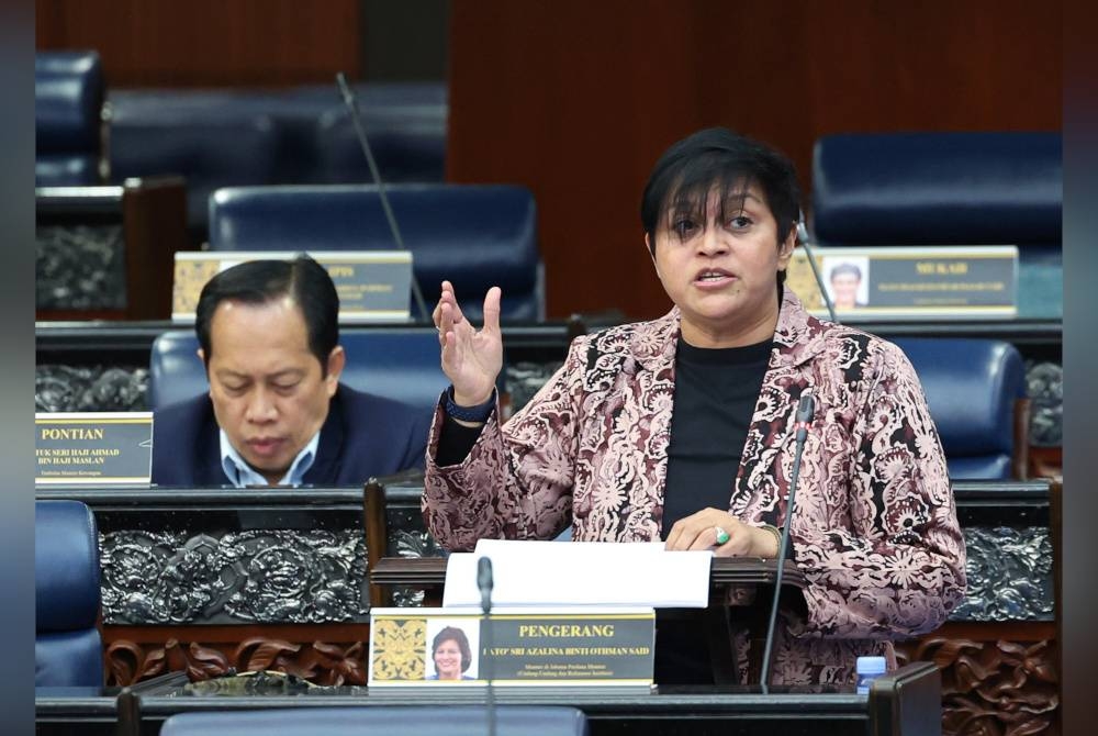 Azalina ketika pembentangan Rang Undang-Undang pada Persidangan Dewan Rakyat di Bangunan Parlimen pada Rabu. - Foto Bernama