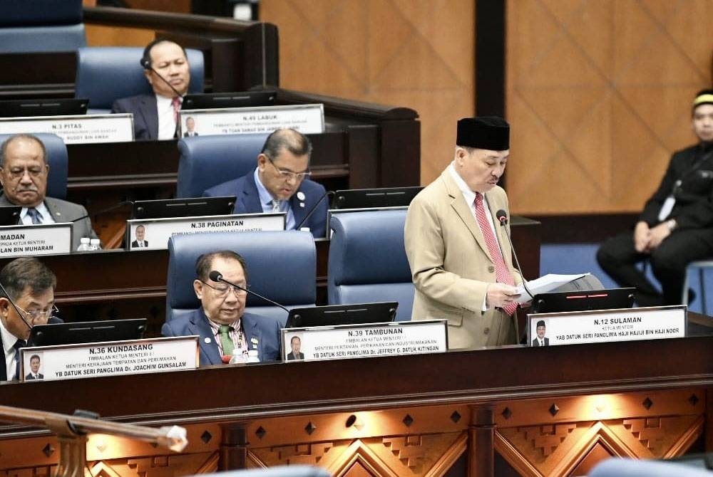 Hajiji membentang RUU Perlembagaan Negeri Sabah (Pindaan) 2023 pada sidang DUN Sabah.