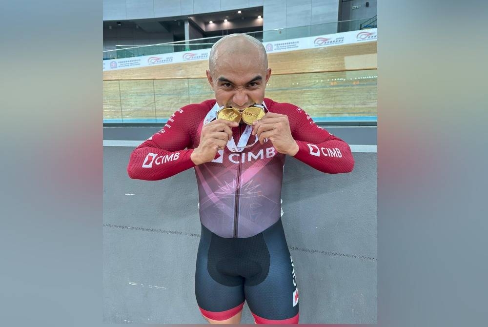 
Azizulhasni raih emas acara pecut dan keirin Piala Trek Antarabangsa Hong Kong di Velodrom Hong Kong hari ini.
- Foto FB Azizulhasni Awang