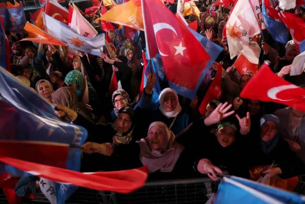 Turkiye akan melaksanakan pilihan raya penentu pada Ahad bagi memilih presiden selepas tiada calon yang memperoleh 50 peratus undi dalam pemilihan pusingan pertama 14 Mei lepas. - Foto AFP