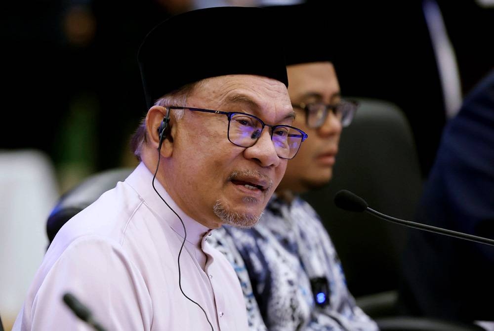 Prime Minister Datuk Seri Anwar Ibrahim during his speech at the Muzakarah Ulama-Umara, today. Photo by Bernama.