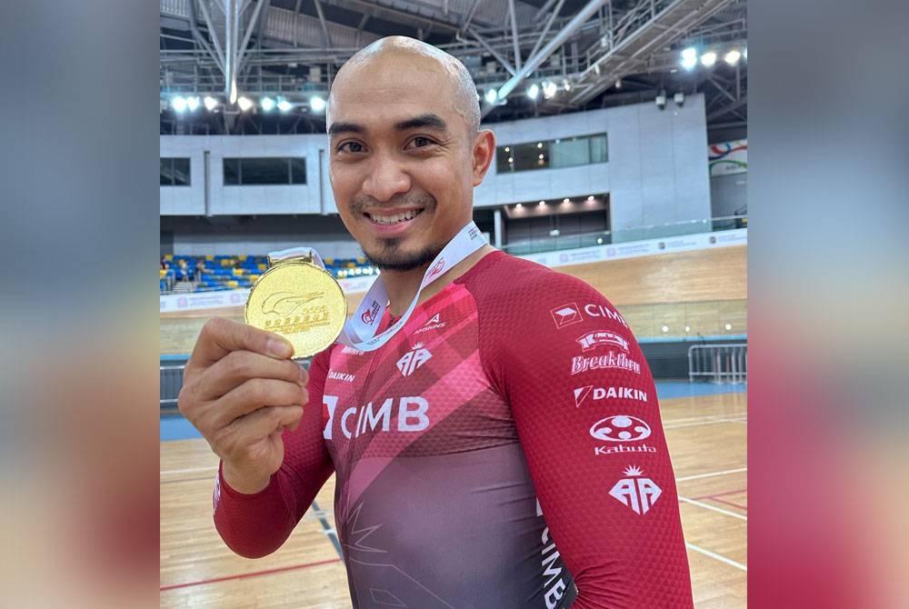 Azizulhasni menyambar emas acara pecut lelaki Piala Trek Antarabangsa Hong Kong II 2023. - Foto Facebook Azizulhasni Awang