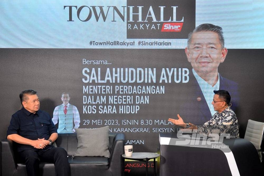 Program Townhall Rakyat bersama Menteri KPDN, Datuk Seri Salahuddin Ayub yang dihoskan oleh Azhar Sulaiman berlangsung di Auditorium Sinar Harian pada Isnin. -Foto: Sinar Harian /Asril Aswandi Shukor