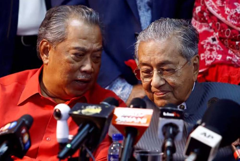 Muhyiddin (kiri) dan Dr Mahathir sedia bergabung demi memperjuangkan nasib orang Melayu dan Islam.