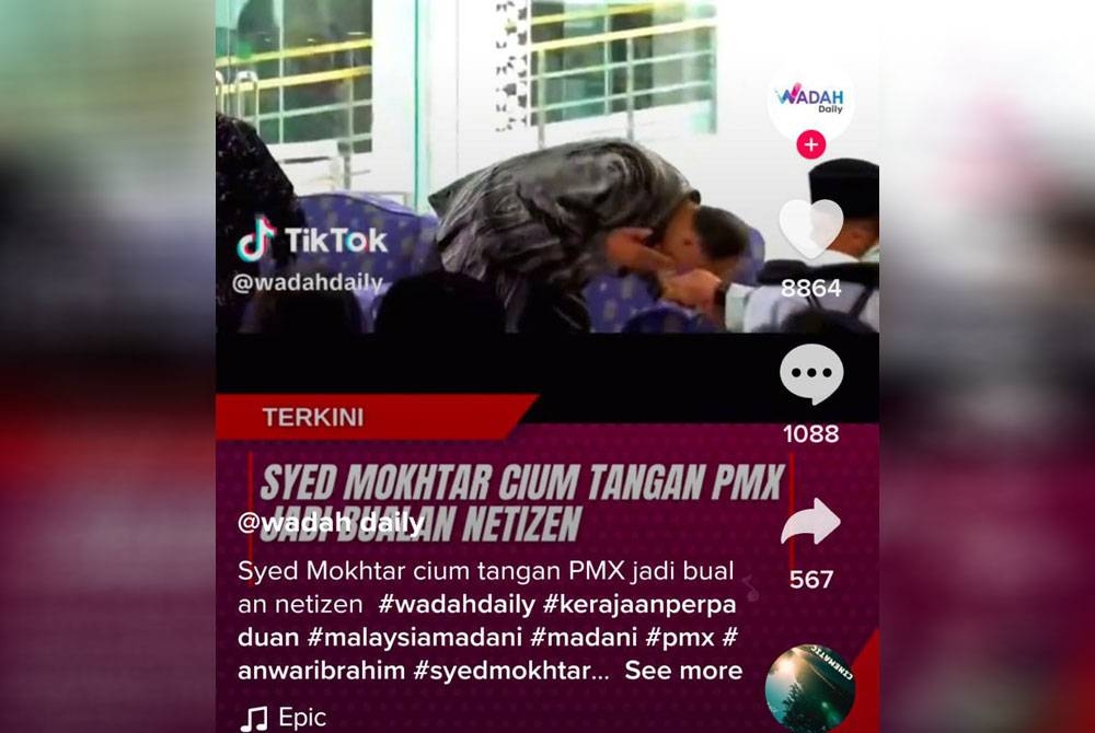 Hantaran video yang menunjukkan Tan Sri Syed Mohktar mencium tangan Perdana Menteri.