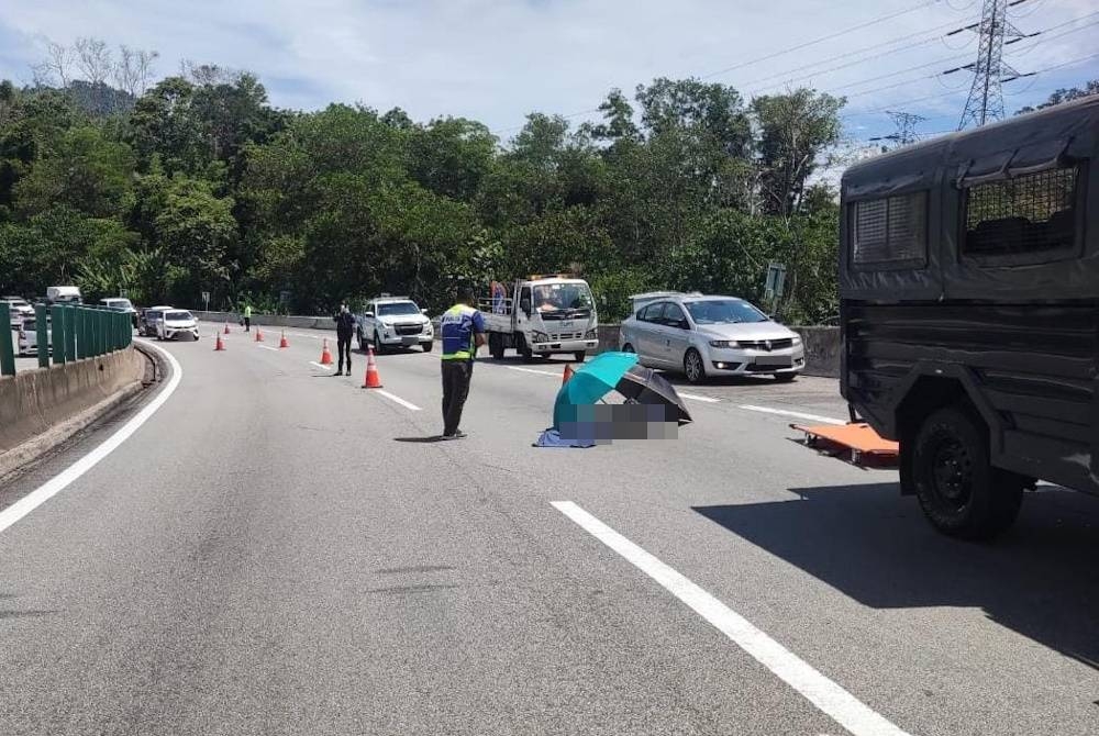 Mangsa maut dilokasi kejadian selepas mengalami kecederaan parah. - Foto Ihsan polis Bentong