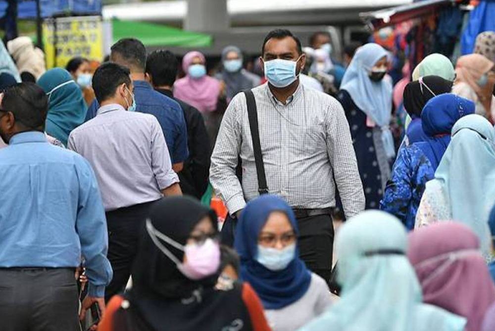 Kerajaan perlu memulakan reformasi sistematik dalam bentuk memperkenalkan gaji minimum yang realistik di negara ini.