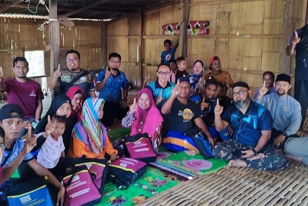 Asmadi pada majlis syahadah membabitkan 46 penduduk Orang Asli dari Kampung Orang Asli Samut dan Simoi Lama, Lipis, pada Selasa.