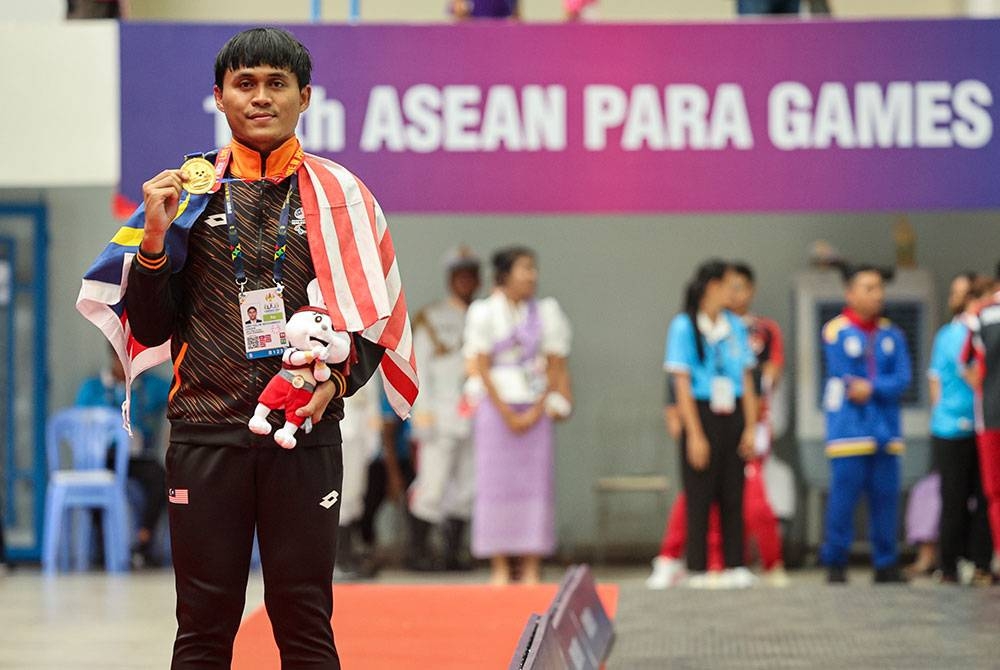 Abd Halim berjaya menambah koleksi pingat emas ketiga peribadinya menerusi acara 50 meter (m) kuak dada lelaki (SB8- kecacatan fizikal),pada hari ketiga pertandingan Sukan Para ASEAN (APG) 2023 pada Isnin. - Foto Bernama