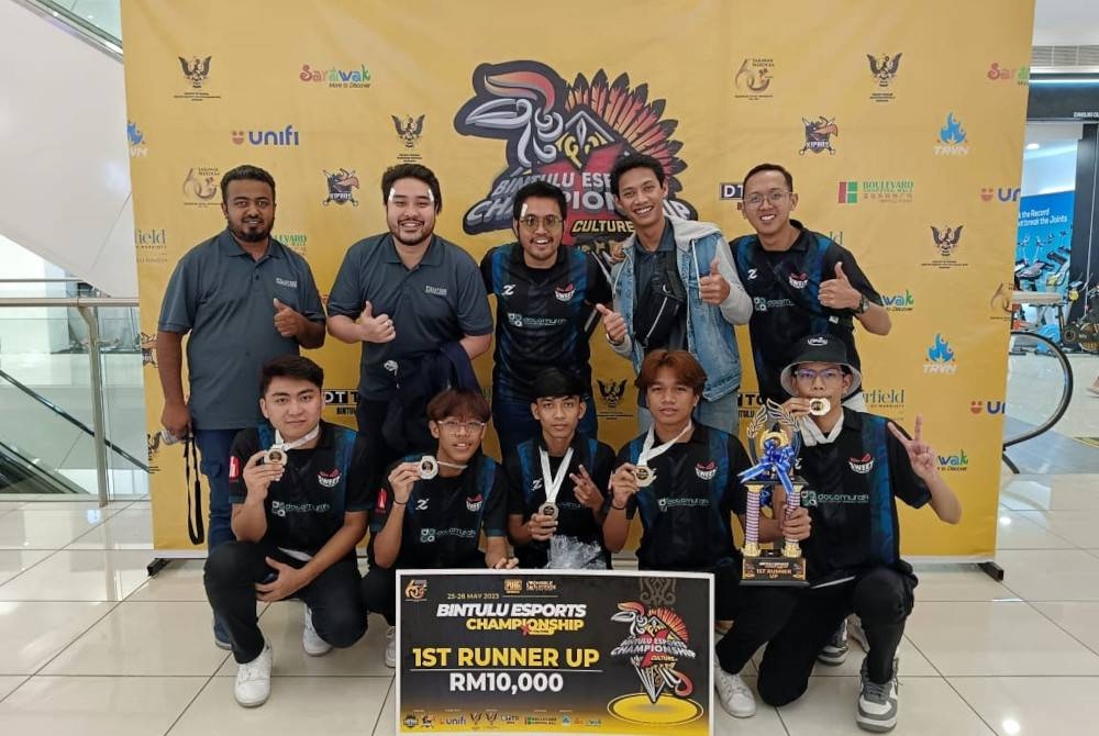 Pasukan Pea X SME Baruz memenangi pingat perak dalam perlawanan e-sport di aplikasi permainan PUBG di Aukan Asia Esports Championship Bintulu, Sarawak, baru-baru ini.