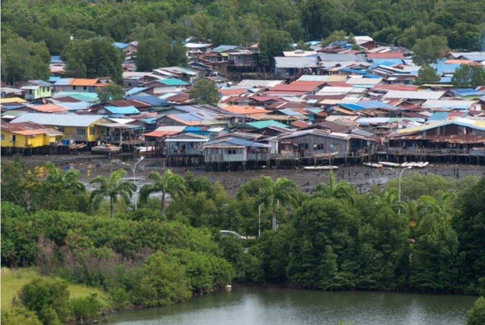 Isu kemiskinan perlu menjadi agenda utama dalam pentadbiran, bukannya dijadikan sebagai isu politik untuk meraih sokongan rakyat semata-mata. - Foto hiasan/Bernama