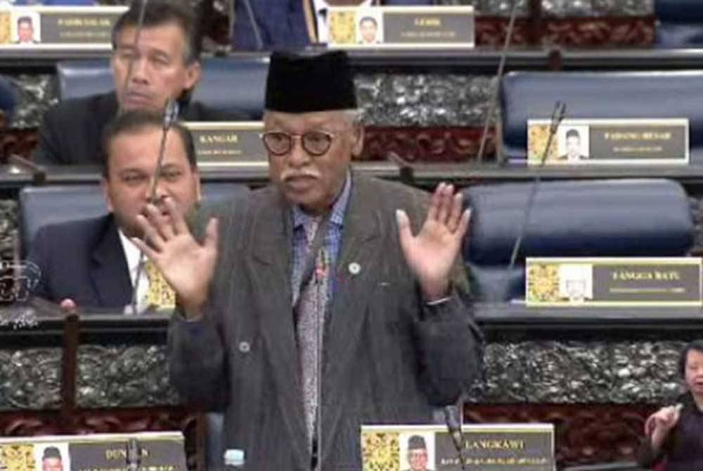 Mohd Suhaimi ketika mengajukan soalan tambahan pada sesi pertanyaan lisan di Dewan Rakyat hari ini. - Foto tangkap layar video RTM