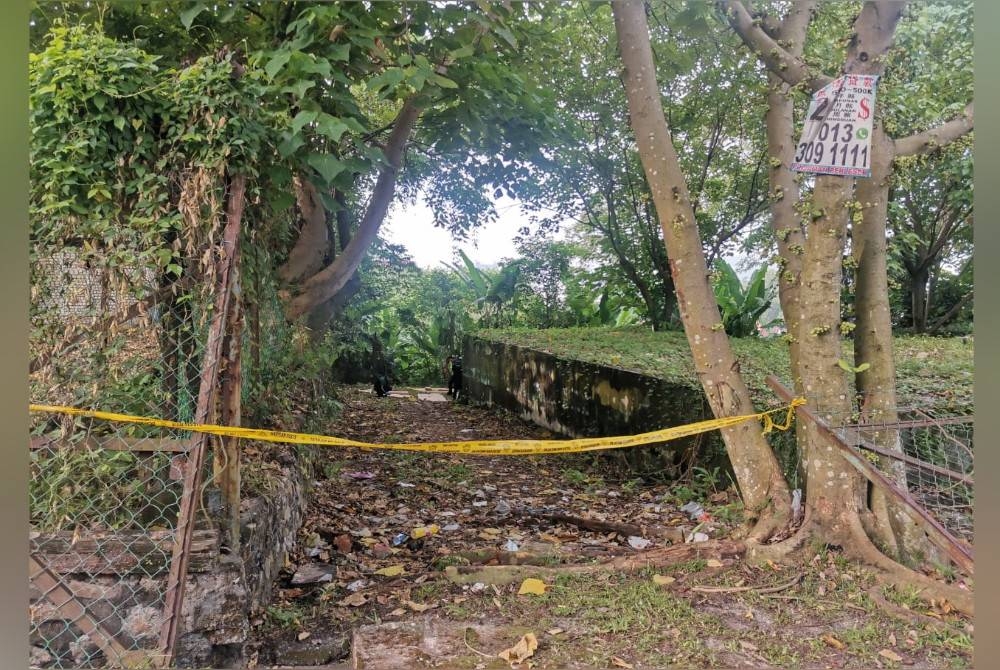 Lokasi kejadian dua penjenayah mati ditembak di Taman Supreme, Kuala Lumpur pada Khamis.