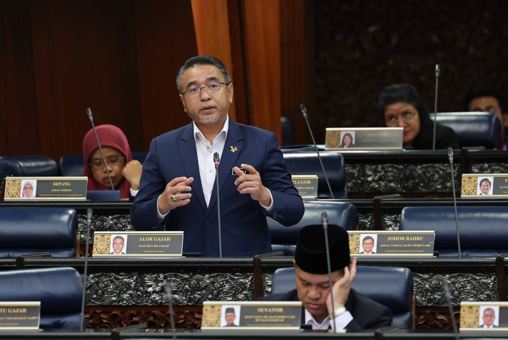 Adly Zahari - Foto Bernama