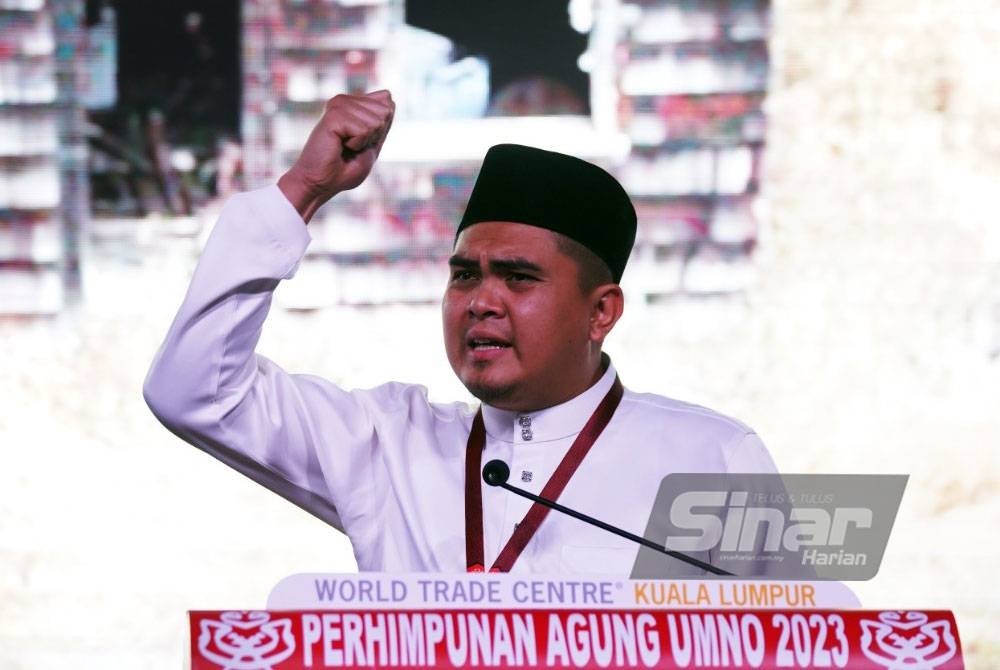 Dr Muhamad Akmal semasa ucapan dasar sempena Perhimpunan Agung Pemuda UMNO 2023 yang berlangsung di Pusat Dagangan Dunia di sini, pada Khamis. - Foto Sinar Harian/ Rosli Talib