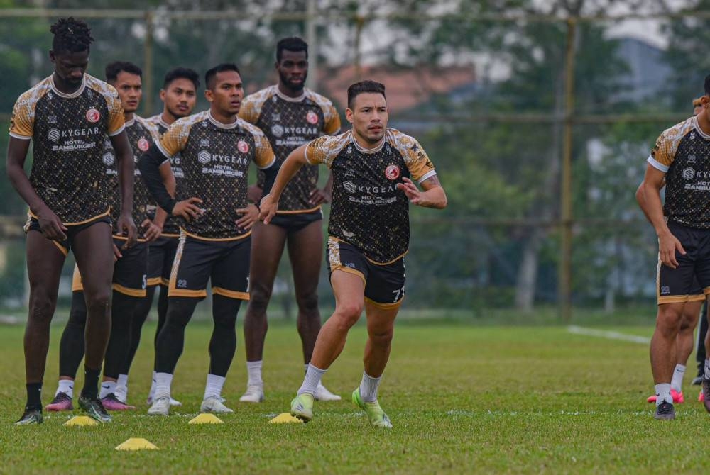 KAFA tidak lagi tidak campur tangan dalam sebarang urusan Kelantan FC, selepas menjual 100 peratus saham kepada Norizam. - FOTO FACEBOOK KELANTAN FC