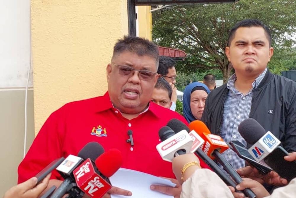 Ab Rauf berkata kepada pemberita selepas menyampaikan Bayaran Insentif Sara Hidup One-Off Fasa Dua dan Tiga kepada 316 nelayan di Kompleks Japerun, Tanjung Bidara, Alor Gajah, Melaka pada Isnin.