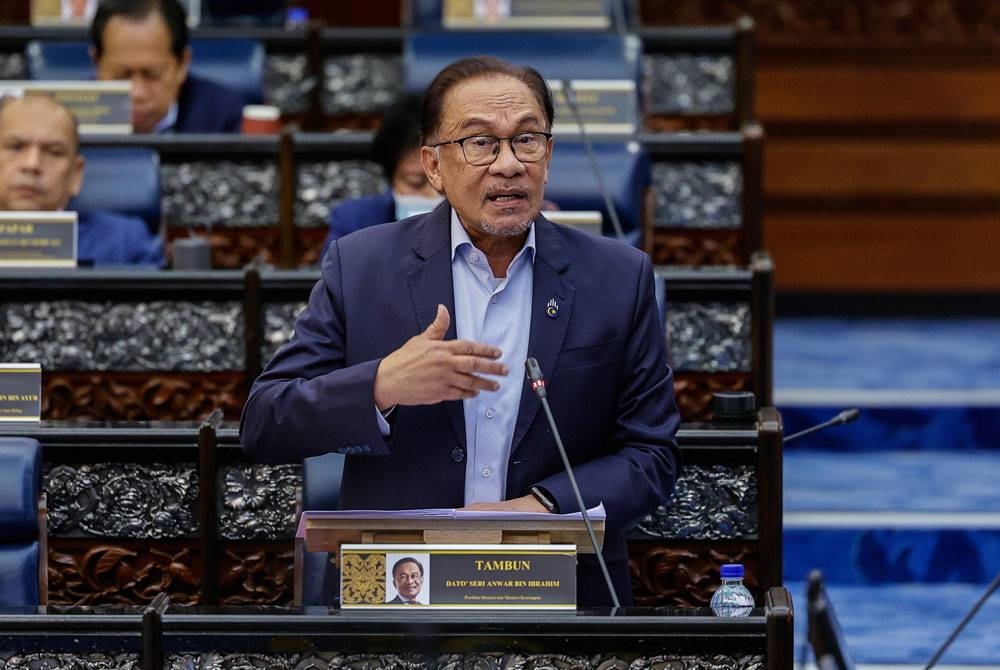 Anwar pada Persidangan Dewan Rakyat di Bangunan Parlimen hari ini. - Foto Bernama