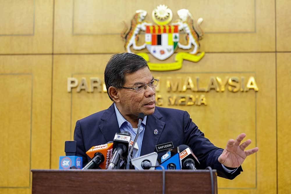 Saifuddin Nasution ketika sidang media selepas Persidangan Dewan Rakyat di Bangunan Parlimen pada Rabu. - Foto Bernama