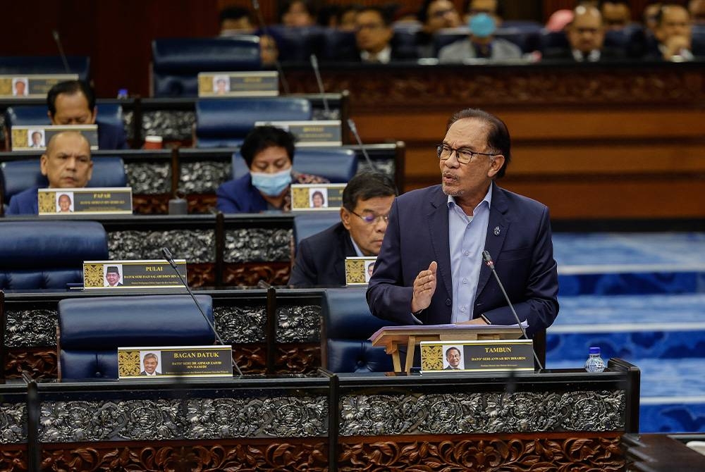 Anwar pada Persidangan Dewan Rakyat di Bangunan Parlimen pada Rabu. - Foto Bernama