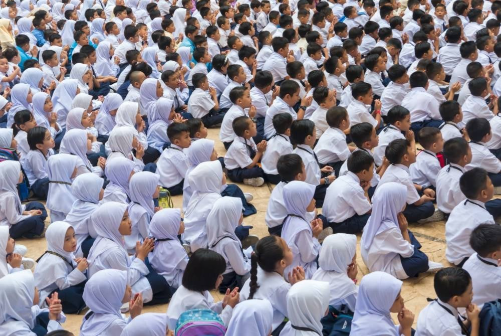 KPM sedang meneliti untuk meminda peraturan kemasukan ke sekolah bagi memastikan akses pendidikan disediakan kepada kanak-kanak, termasuk bukan warganegara dan mereka yang tidak mempunyai dokumen pengenalan diri. - Gambar hiasan