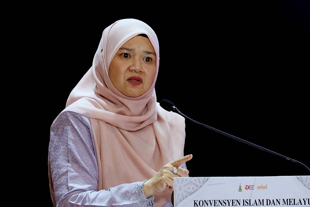 Fadhlina Sidek. - Foto Bernama.