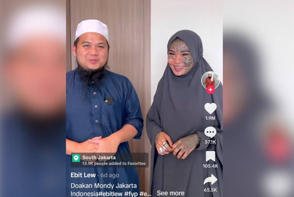 Ebit bersama Mondy yang sudah berhijrah dengan memakai pakaian Muslimah. - Sumber TikTok Ebit Lew