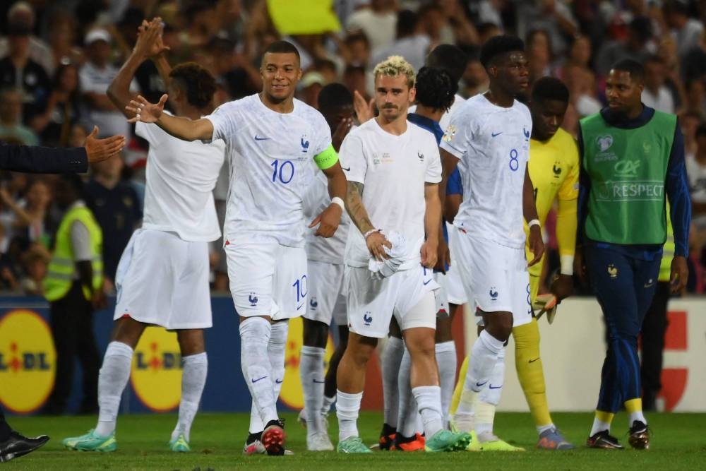 Mbappe (tengah) tampil cemerlang bantu Perancis benam Gibraltar. - Foto AFP