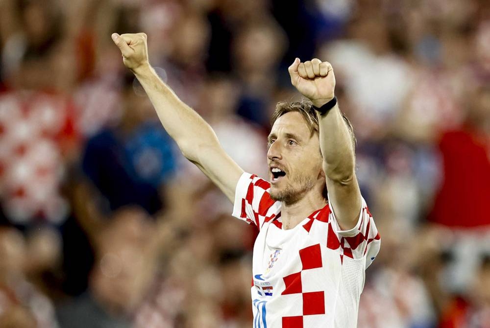 Modric menjadi sandaran untuk memimpin Croatia merangkul trofi Liga Negara-Negara. - Foto EPA