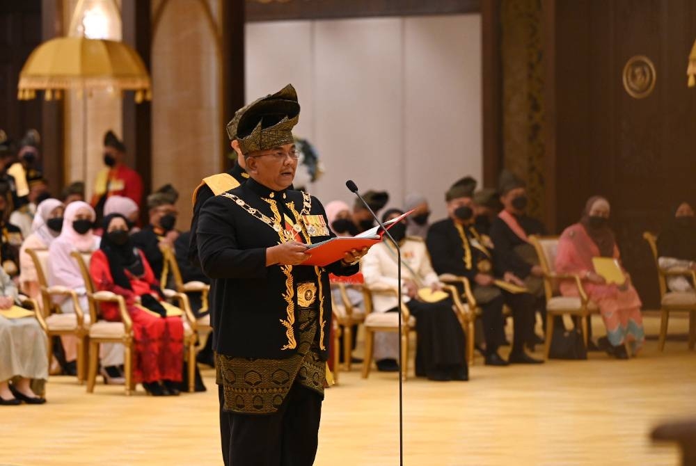 Muhammad Sanusi ketika berucap pada Istiadat Menyembah Tahniah dan Penganugerahan Darjah serta Bintang Kebesaran Sempena Ulang Tahun Hari Keputeraan Sultan Kedah ke-81 di Balairung Seri, Istana Anak Bukit di sini pada Ahad.