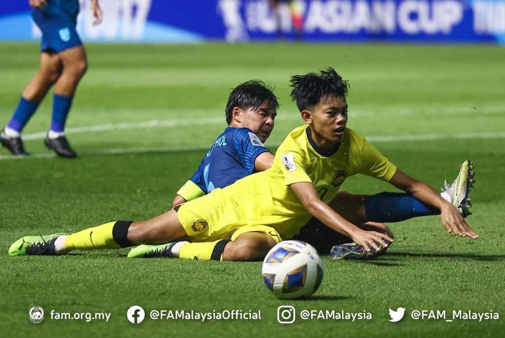 Antara aksi menarik perlawanan Malaysia menentang Thailand di Stadium Pathum Thani, pada Ahad. Foto: Football Association of Malaysia