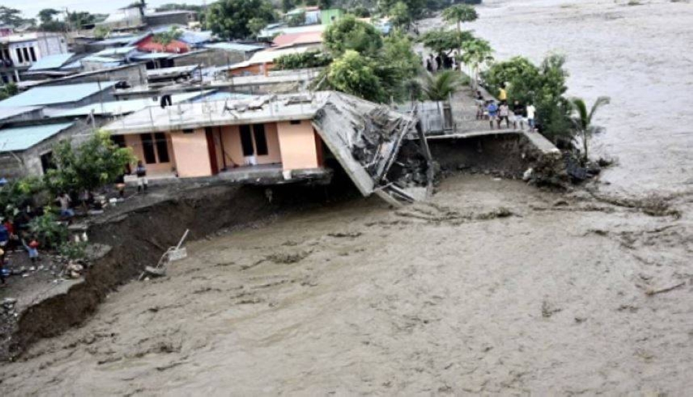 Jumlah korban akibat siklon luar tropika yang melanda selatan Brazil pada hujung minggu lalu kini meningkat kepada 13 orang. Foto Reuters. 