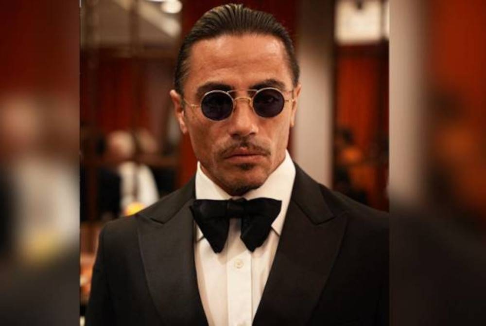 Salt Bae bukan sahaja menghadapi isu penutupan restoran, tetapi juga pelbagai saman dan aduan. - Foto Instagram/Salt Bae