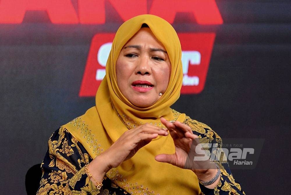 Rosni semasa program Wacana Sinar Siri 402 membincangkan tajuk PRN: Debar Menunggu Bubar yang berlangsung di Studio Sinar Harian, pada Isnin. - Foto Sinar Harian/Asril Aswandi Shukor