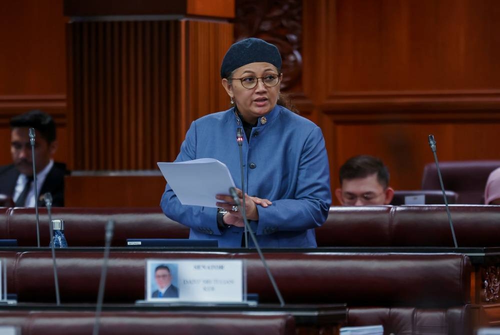 Hanifah ketika menghadiri Persidangan Dewan Negara di Bangunan Parlimen pada Khamis. - Foto Bernama