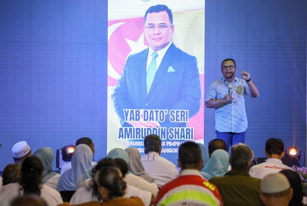 Amirudin berucap di hadapan kira-kira 500 jentera PH-BN sempena Jelajah Arus Merah Kuning DUN Sungai Kandis di Tapak Rakan Muda Sri Andalas pada malam Ahad.